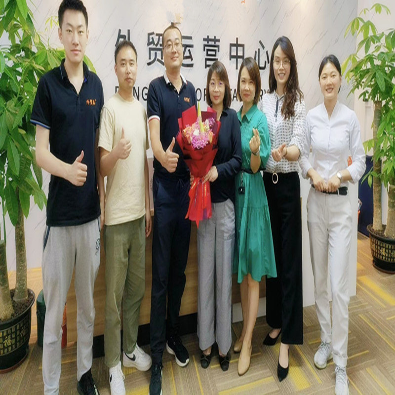 A Xinyang Leather Company külkereskedelmi osztályának partnereinek szélszínei